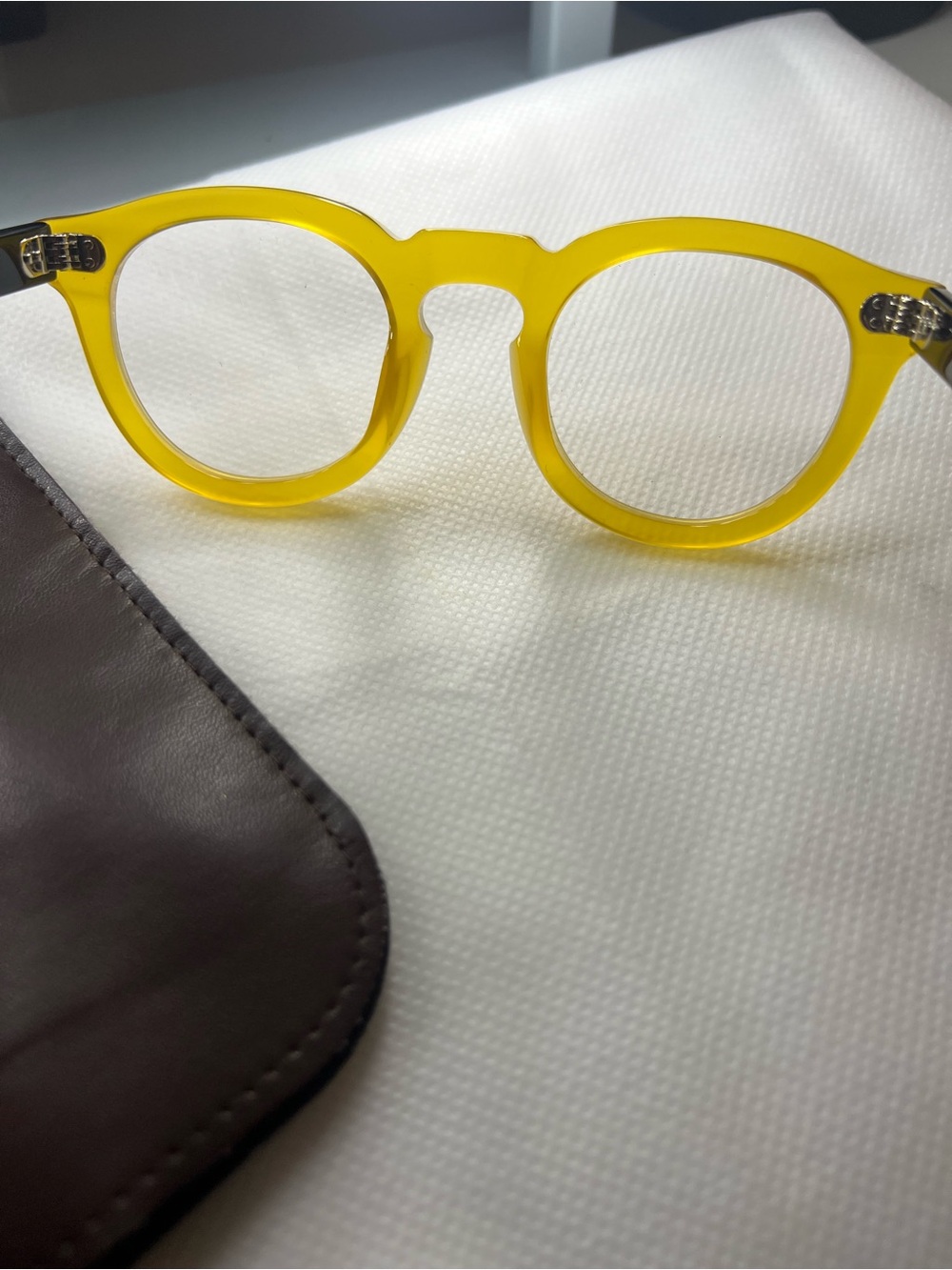 Lohaue Yellow Round Frame Sunglasses - Picture 4 of 11